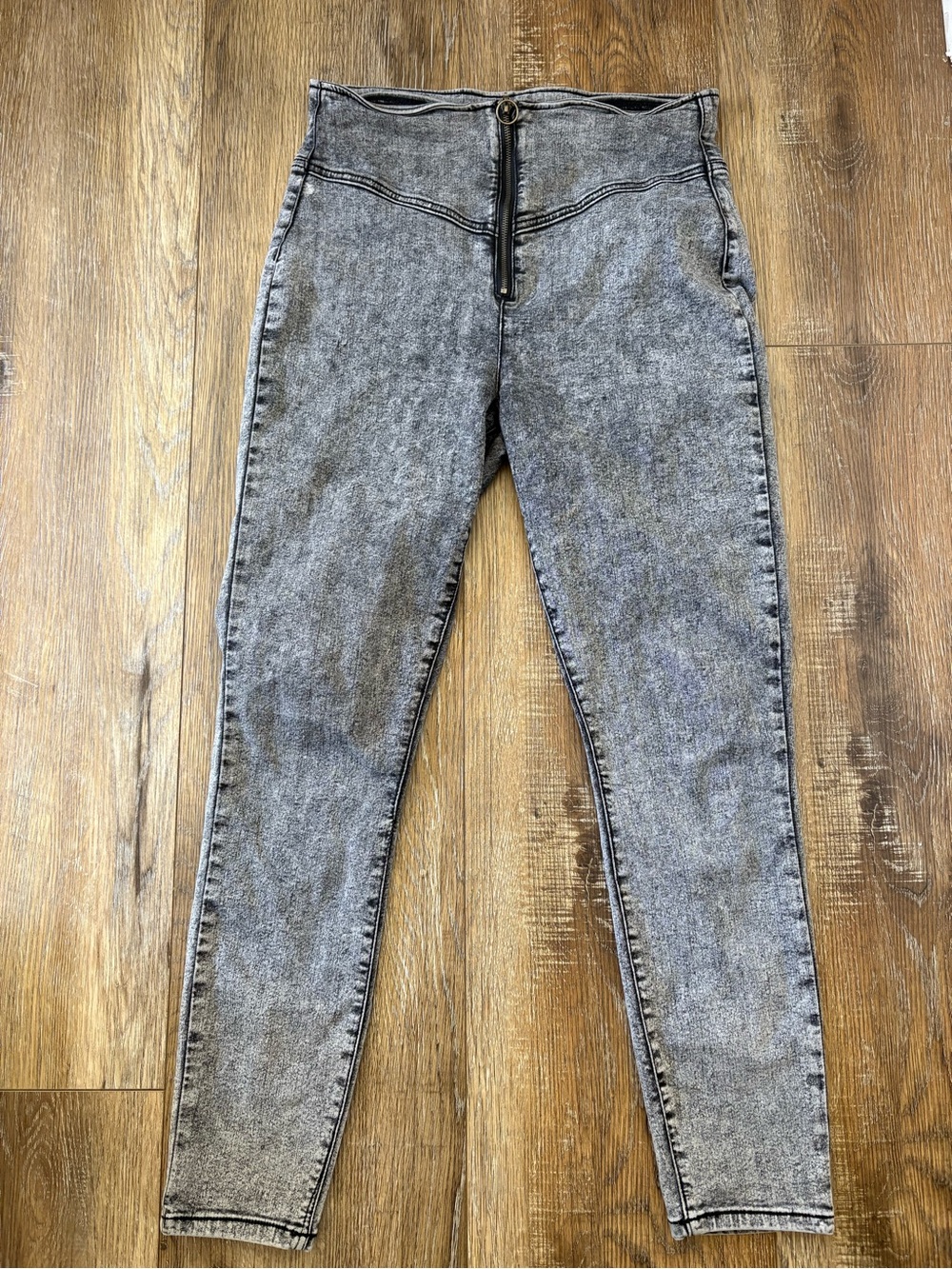 Guess High-Rise Gray Acid Wash Jeans with Front Zip size 30 waist super stretch